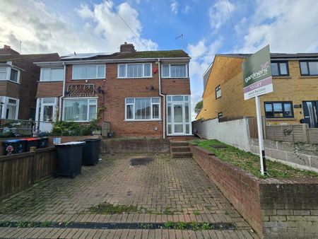 3 bedroom semi-detached house to rent - Photo 2