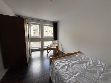 Location Appartement 3 pièces 90m² ST ETIENNE 42000 - Photo 4