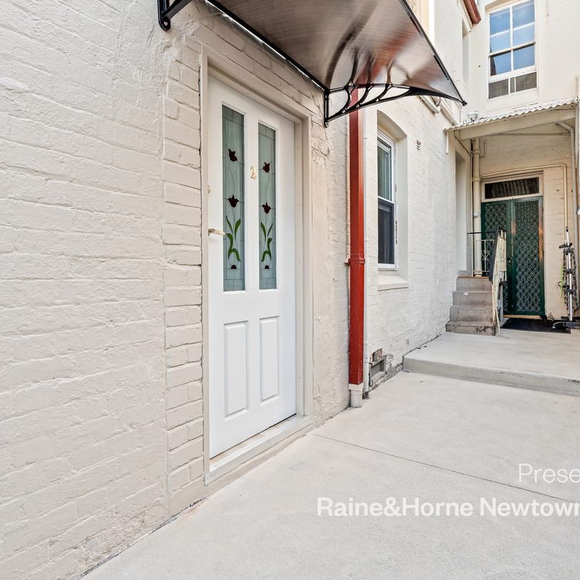 Charming One-Bedroom Ground Floor Apartment - Photo 1