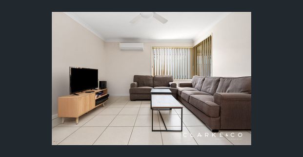 GREAT LOCATION FAMILY HOME! - Photo 1