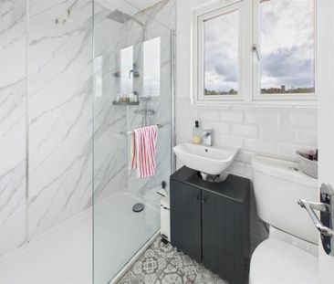 4 bedroom semi-detached house to rent - Photo 5