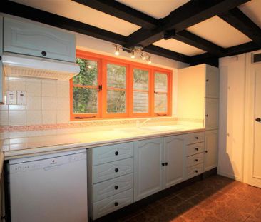 3 bedroom semi-detached house to rent - Photo 5