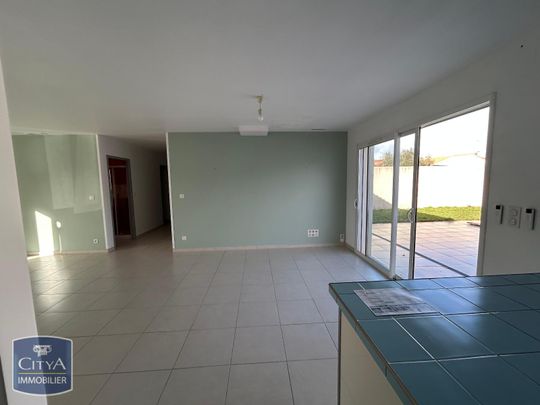 Location Maison 4 pièces 87m² PERIGNY 17180 - Photo 1