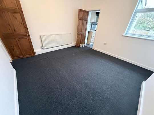 2 bedroom semi-detached house to rent - Photo 1