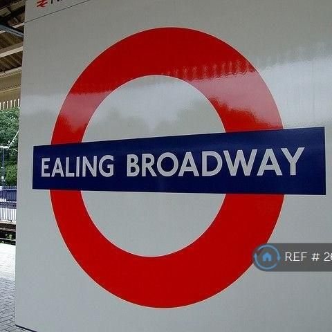 4 bedroom flat to rent - Photo 1