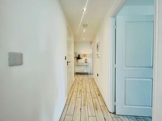 2 bedroom penthouse to rent - Photo 1