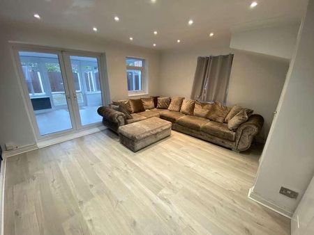 Tasman Close, Old Hall, Warrington, WA5 - Photo 2