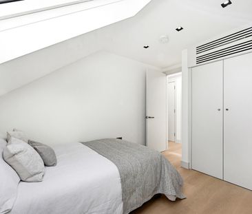 2 bed Flat To Let - Photo 5