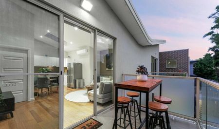 Contemporary Beachside Living - Photo 4