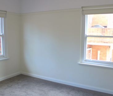 SHIRLEY COURT - CHARMING ART DECO TWO BEDROOM APARTMENT WITH VIEWS ... - Photo 3