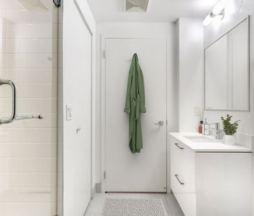 345 rue de la Gauchetière Ouest, Montréal, QC - Photo 1