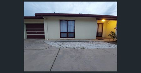 Peaceful location close to public transport. - Photo 5