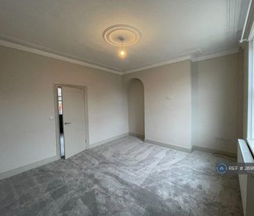 4 bedroom terraced house to rent - Photo 5