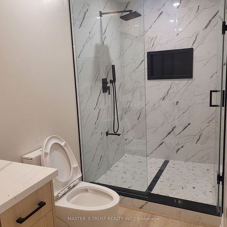 For Lease - 657 Chaleur Place, Newmarket, Ontario - Photo 2