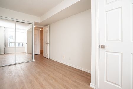 For Lease - 8 Hillcrest Avenue Unit# 2615, Toronto, Ontario - Photo 2