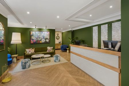 Remarkable turnkey family home in Knightsbridge - Photo 4