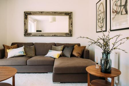 3 bedroom semi-detached house to rent - Photo 2