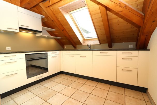 bright 2.5-room apartment with gallery for rent - Photo 1