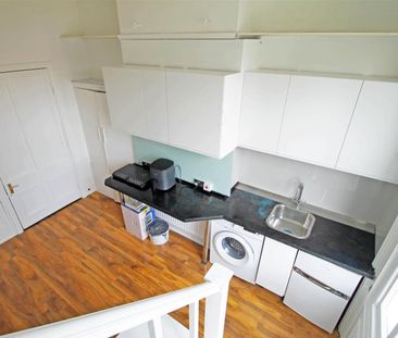 1 Bed Maisonette, St. Aubyns, BN3 - Photo 2