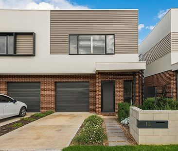 Discover Serenity: 13 Landsby Drive, Avondale Heights Awaits! - Photo 3