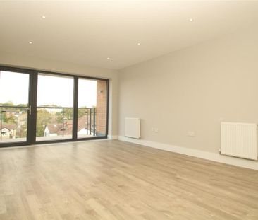 3 bedroom flat to rent - Photo 4