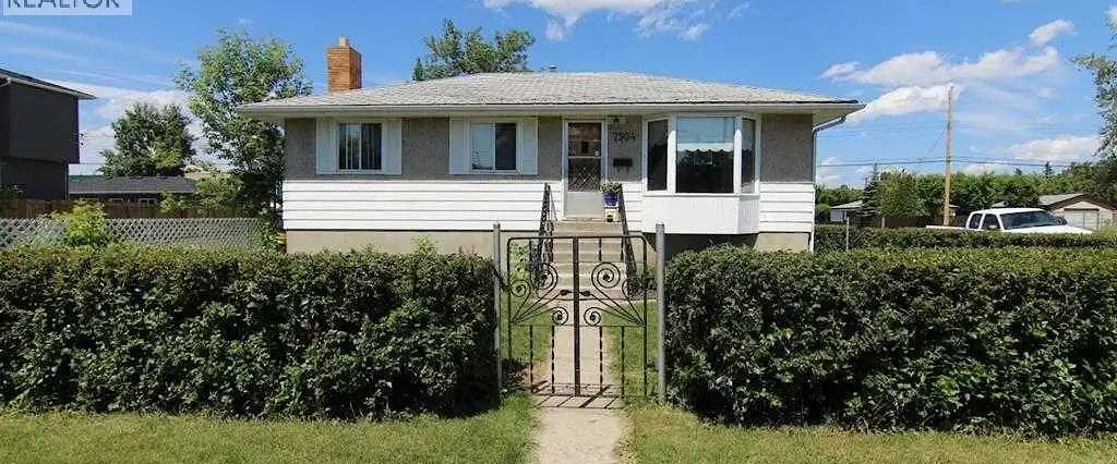 Nice three bedroom upstairs and 1 room downstairs separately for rent — 3 Bedrooms House - Photo 1