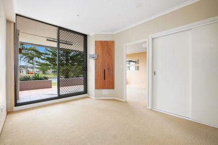 Ground Floor Unit with River Views - Photo 3