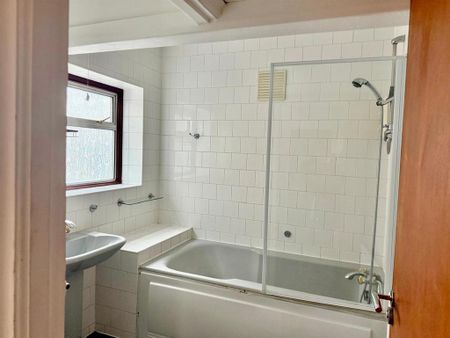 4 bedroom house to rent - Photo 2