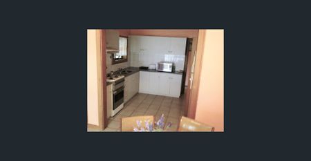 Spacious family home - Photo 5