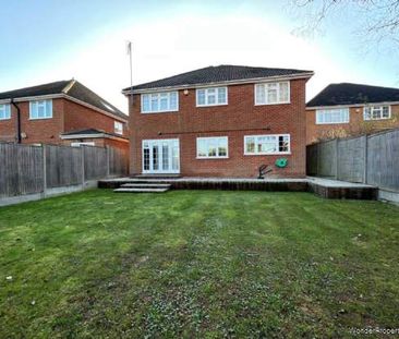 5 bedroom property to rent in Borehamwood - Photo 6