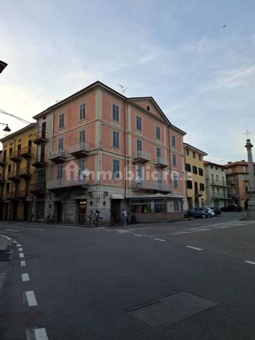 Trilocale piazza Camillo Benso di Cavour 3, Centro, Romagnano Sesia - Photo 4