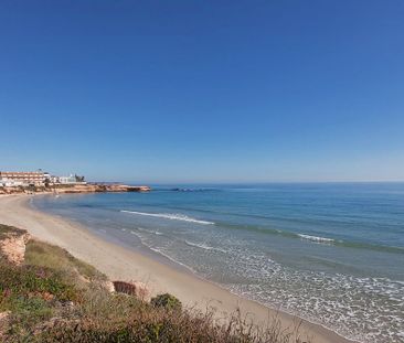 Alquiler de piso en Calle Virgen de Monserrate - Photo 3
