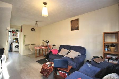 2 bedroom terraced house to rent - Photo 2