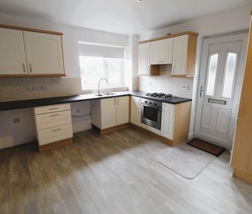 2 bedroom semi-detached bungalow to rent - Photo 4