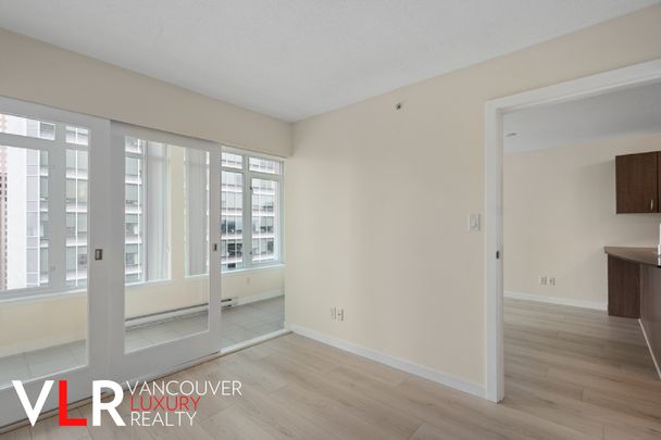 Condo in Downtown Vancouver, BC - Photo 1