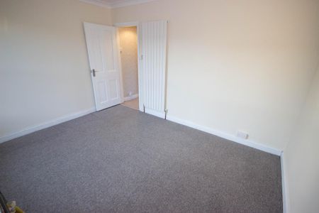2 bedroom terraced house to rent - Photo 4