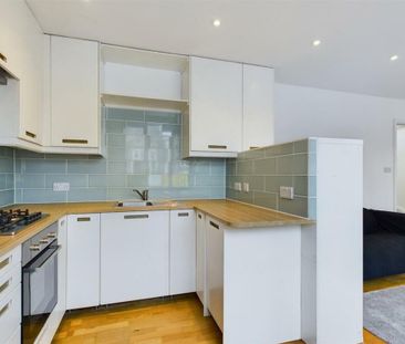 4 bedroom flat to rent - Photo 6