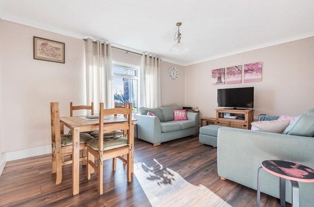 3 bedroom flat to rent - Photo 1