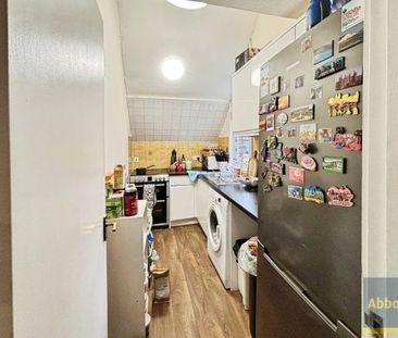 Wickford Place, Basildon - Photo 3