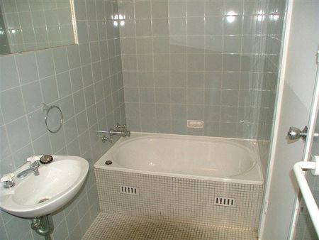 10/106 Elizabeth Bay Road - Photo 4