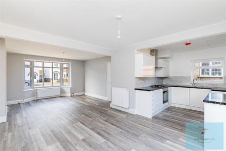 3 bedroom semi-detached house to rent - Photo 3