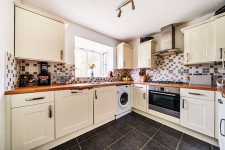 Twycross Road, Godalming, Surrey, GU7 - Photo 5