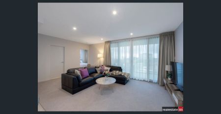 STYLISH APARTMENT WITH SENSATIONAL VIEWS! - Photo 4