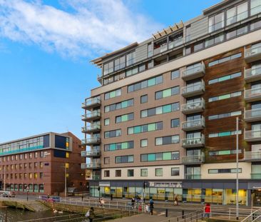 2 bedroom Penthouse to let - Photo 4