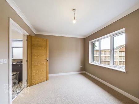 3 bedroom detached bungalow to rent - Photo 4