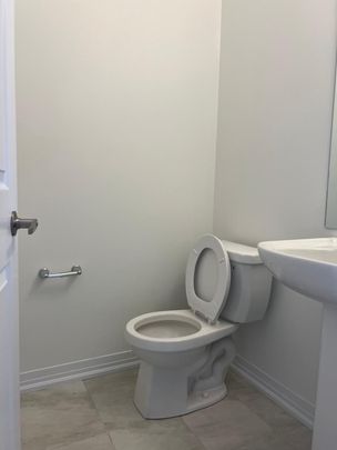 For Lease - 96 Selection Heights, Thorold, Ontario - Photo 1