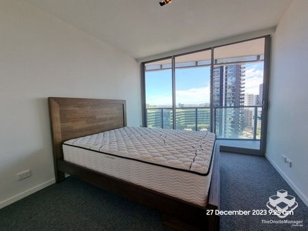 HEART OF NEWSTEAD 3BED 2 BATH 2 CAR - Photo 4