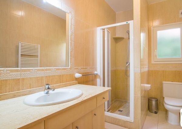 VILLA FOR RENT ALL YEAR ROUND WITH PRIVATE POOL IN MORAIRA