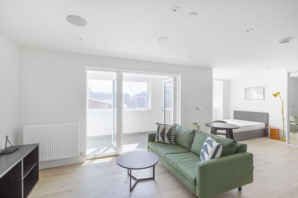 Studio to rent - Photo 1