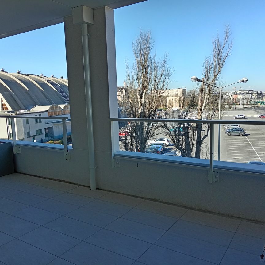 REIMS- SECTEUR BOULINGRIN appartement T2 avec terrasse et stationnement, disponible à partir du 17 mars 2026 - Photo 1